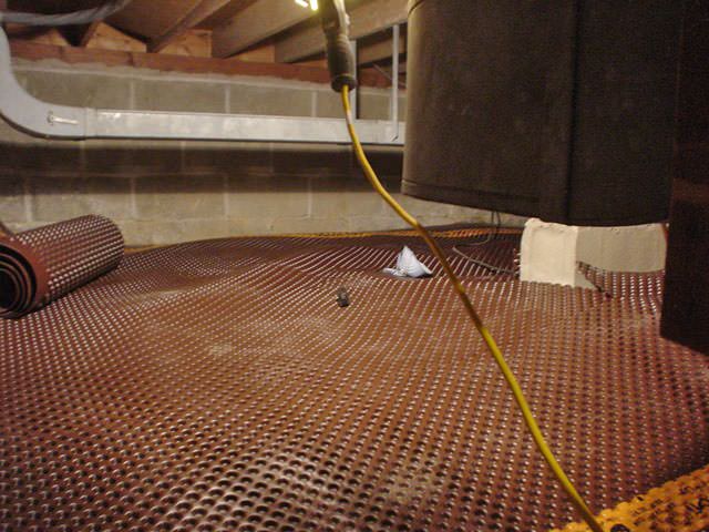 Crawl E Encapsulation Cedar Rapids Peoria Waterloo Davenport Crawl E Drainage Matting Installed In A Home Muine